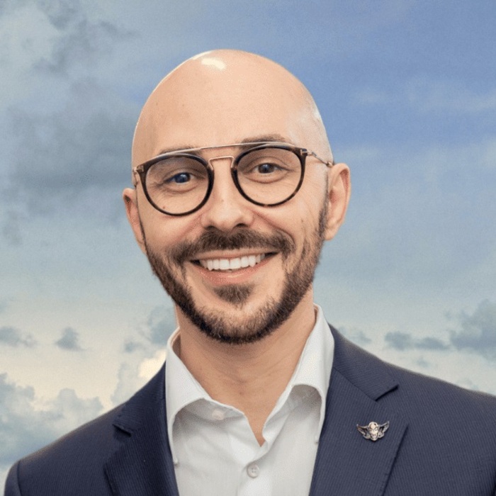 momchil-baev-nbu_700x700_crop_478b24840a