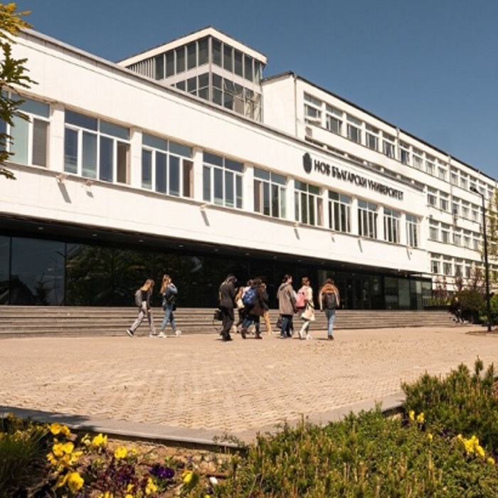 02-nbu_700x700_crop_478b24840a