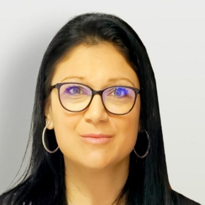 010-polina-mihova-digitalk-bg_700x700_crop_478b24840a