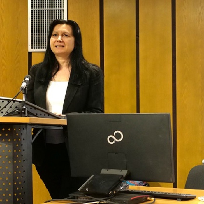 07_700x700_crop_478b24840a