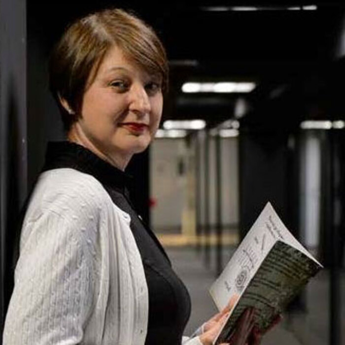 ekaterina-todorova-spisanie-8_700x700_crop_478b24840a