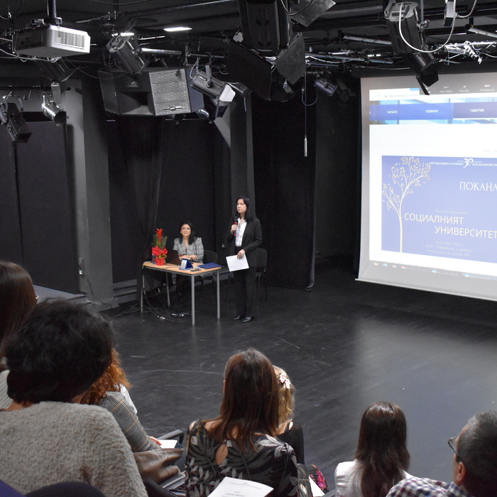 dsc-0326_700x700_crop_478b24840a