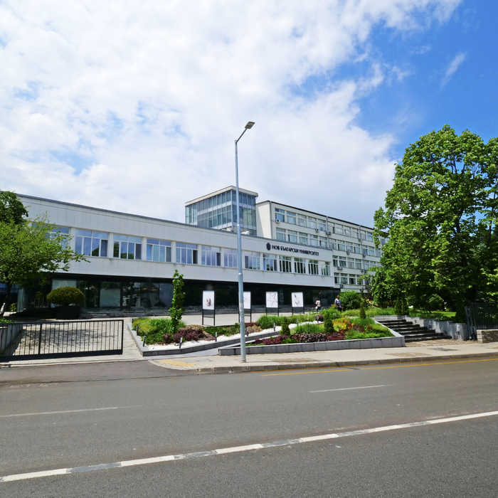 1333590-copy_700x700_crop_478b24840a