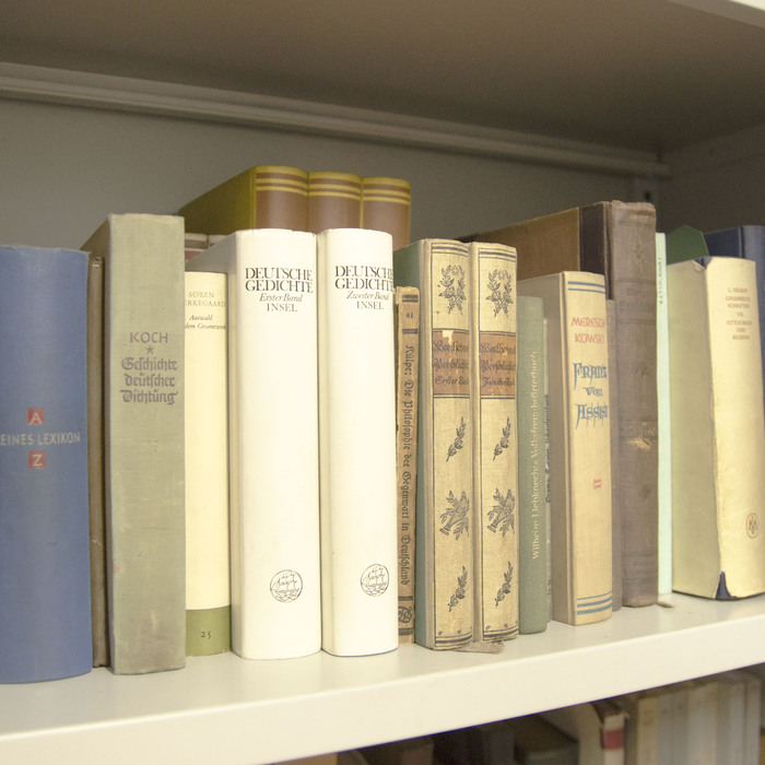 archive-books5_700x700_crop_478b24840a